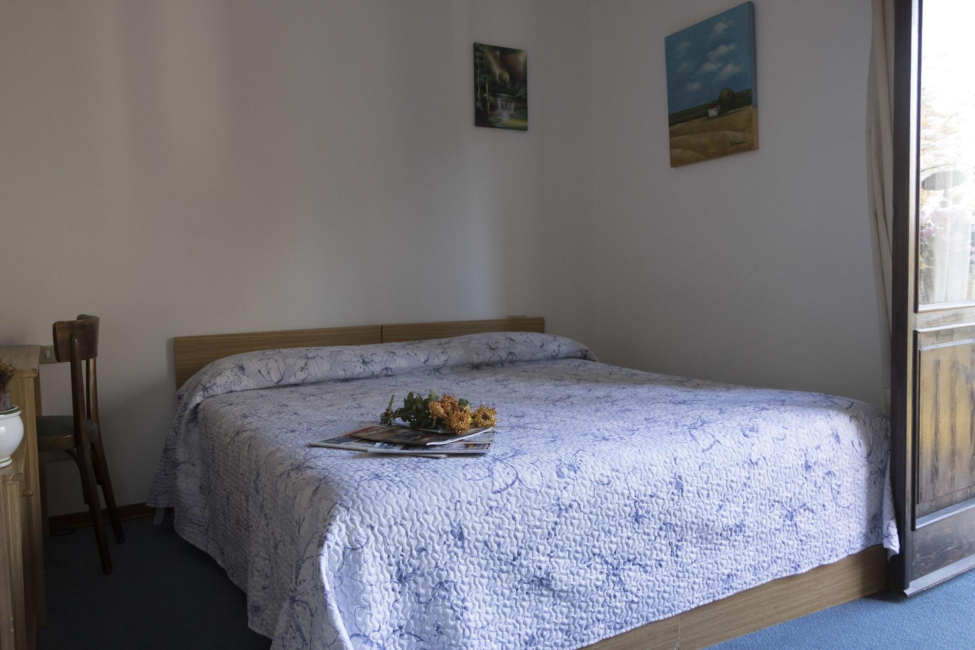 Hotel Primavera Дезенцано-дель-Гарда Екстер'єр фото
