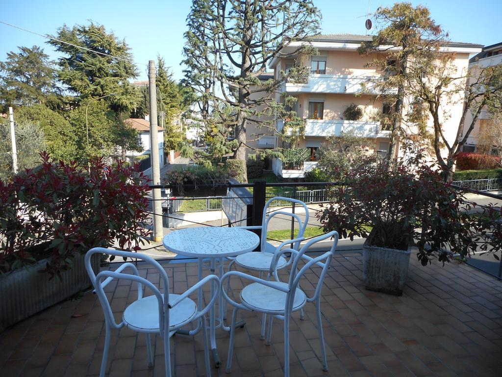 Hotel Primavera Дезенцано-дель-Гарда Екстер'єр фото